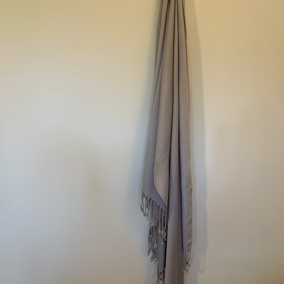 5 Scarf bundle! - Picture 8 of 9